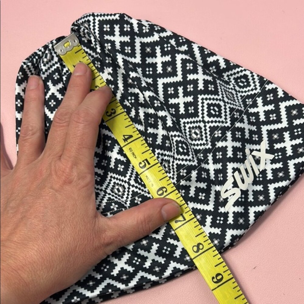 Swix Black and White Geometric Hat - Picture 5 of 6